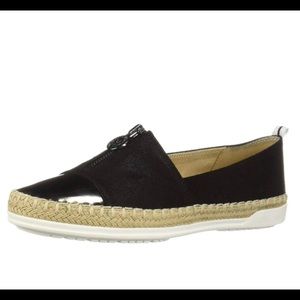 Anne Klein Akzetta Low top Slip On size 7.5 NWT